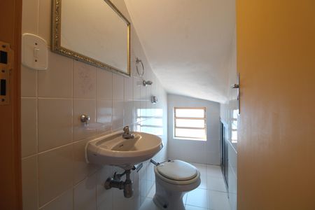 Lavabo de casa para alugar com 3 quartos, 140m² em Interlagos, São Paulo