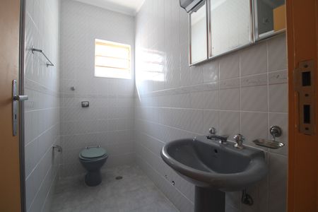 Banheiro da suíte de casa para alugar com 3 quartos, 140m² em Interlagos, São Paulo