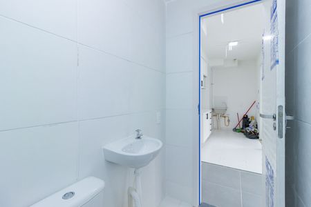 Apartamento para alugar com 31m², 2 quartos e sem vaga Apartamento para alugar com 31m², 2 quartos e sem vagaBanheiro