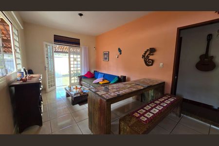 Casa à venda com 360m², 4 quartos e 2 vagas
