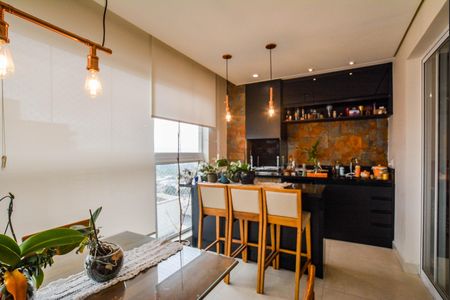 Apartamento à venda com 184m², 4 quartos e 4 vagas Apartamento à venda com 184m², 4 quartos e 4 vagasVaranda gourmet