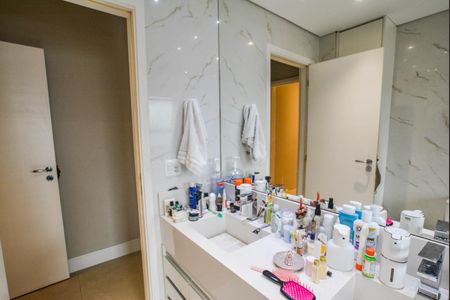 Apartamento à venda com 184m², 4 quartos e 4 vagas Apartamento à venda com 184m², 4 quartos e 4 vagasBanheiro da Suíte 3