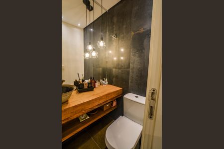 Apartamento à venda com 184m², 4 quartos e 4 vagas Apartamento à venda com 184m², 4 quartos e 4 vagasLavabo