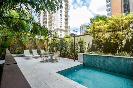 Apartamento à venda com 184m², 4 quartos e 4 vagas Apartamento à venda com 184m², 4 quartos e 4 vagasÁrea comum - Piscina