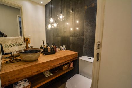Apartamento à venda com 184m², 4 quartos e 4 vagas Apartamento à venda com 184m², 4 quartos e 4 vagasLavabo