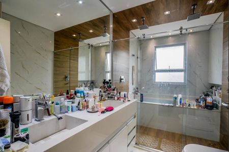 Apartamento à venda com 184m², 4 quartos e 4 vagas Apartamento à venda com 184m², 4 quartos e 4 vagasBanheiro da Suíte 3