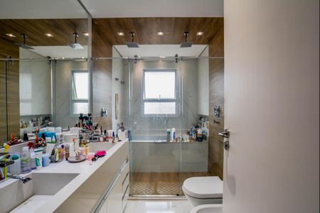 Apartamento à venda com 184m², 4 quartos e 4 vagas Apartamento à venda com 184m², 4 quartos e 4 vagasBanheiro da Suíte 3