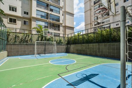 Apartamento à venda com 184m², 4 quartos e 4 vagas Apartamento à venda com 184m², 4 quartos e 4 vagasQuadra