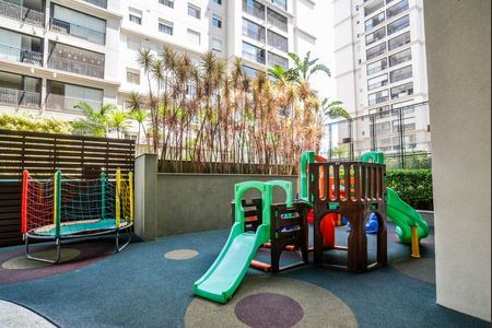 Apartamento à venda com 184m², 4 quartos e 4 vagas Apartamento à venda com 184m², 4 quartos e 4 vagasÁrea comum - Playground