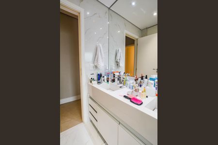 Apartamento à venda com 184m², 4 quartos e 4 vagas Apartamento à venda com 184m², 4 quartos e 4 vagasBanheiro da Suíte 3