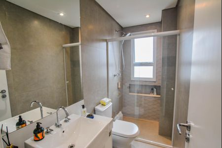 Apartamento à venda com 184m², 4 quartos e 4 vagas Apartamento à venda com 184m², 4 quartos e 4 vagasBanheiro da Suíte 2