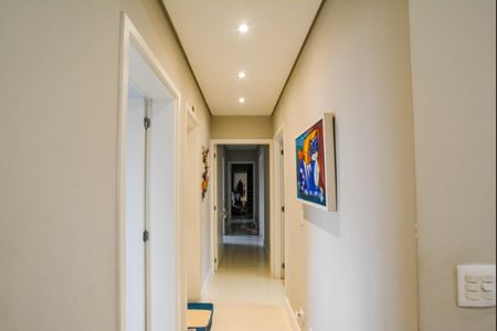Apartamento à venda com 184m², 4 quartos e 4 vagas Apartamento à venda com 184m², 4 quartos e 4 vagasCorredor