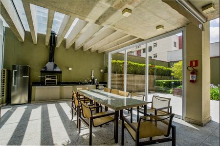 Apartamento à venda com 184m², 4 quartos e 4 vagas Apartamento à venda com 184m², 4 quartos e 4 vagasÁrea comum - Churrasqueira