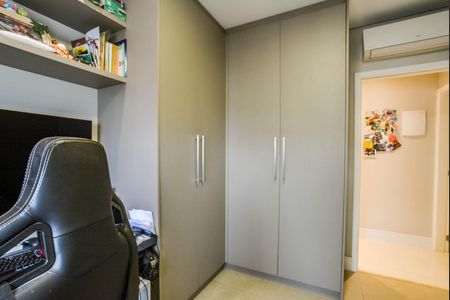 Apartamento à venda com 184m², 4 quartos e 4 vagas Apartamento à venda com 184m², 4 quartos e 4 vagasQuarto 1