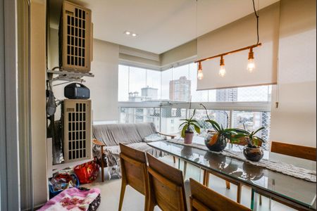 Apartamento à venda com 184m², 4 quartos e 4 vagas Apartamento à venda com 184m², 4 quartos e 4 vagasVaranda gourmet