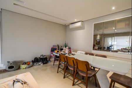 Apartamento à venda com 184m², 4 quartos e 4 vagas Apartamento à venda com 184m², 4 quartos e 4 vagasSala