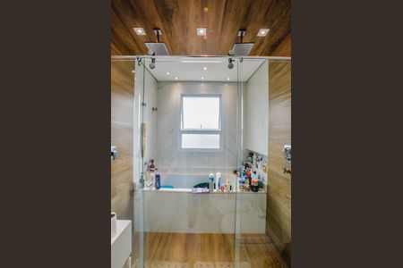 Apartamento à venda com 184m², 4 quartos e 4 vagas Apartamento à venda com 184m², 4 quartos e 4 vagasBanheiro da Suíte 3