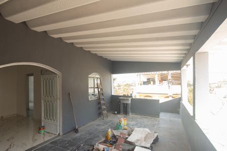 Casa para alugar com 80m², 2 quartos e sem vaga Casa para alugar com 80m², 2 quartos e sem vagaVaranda