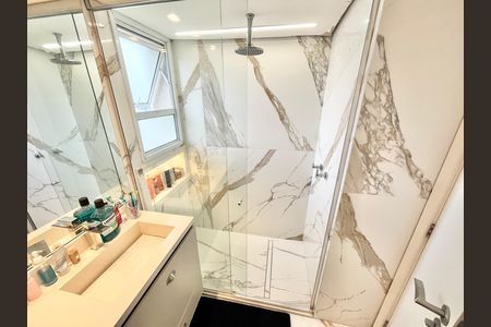 Apartamento à venda com 189m², 3 quartos e 3 vagasBanheiro da Suíte 2