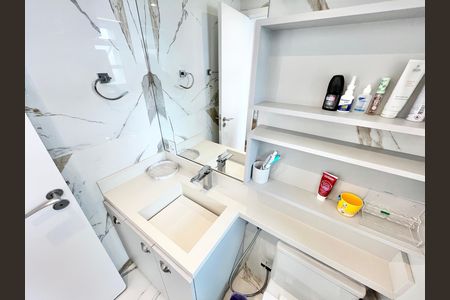 Apartamento à venda com 189m², 3 quartos e 3 vagasBanheiro da Suíte 1