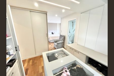 Apartamento à venda com 189m², 3 quartos e 3 vagasCloset da suíte 2