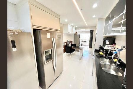 Apartamento à venda com 189m², 3 quartos e 3 vagasCozinha