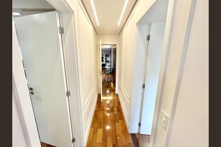 Apartamento à venda com 189m², 3 quartos e 3 vagasCorredor