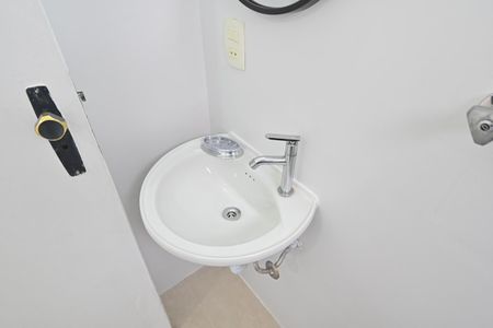 Apartamento à venda com 72m², 2 quartos e 1 vaga Apartamento à venda com 72m², 2 quartos e 1 vagaBanheiro de serviço