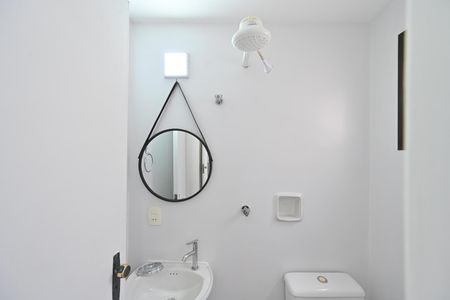 Apartamento à venda com 72m², 2 quartos e 1 vaga Apartamento à venda com 72m², 2 quartos e 1 vagaBanheiro de serviço