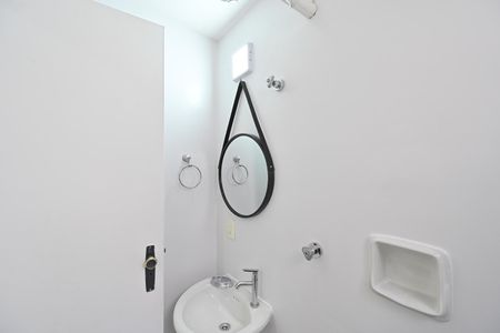 Apartamento à venda com 72m², 2 quartos e 1 vaga Apartamento à venda com 72m², 2 quartos e 1 vagaBanheiro de serviço