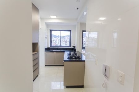 Apartamento para alugar com 70m², 2 quartos e 2 vagas Apartamento para alugar com 70m², 2 quartos e 2 vagasCozinha