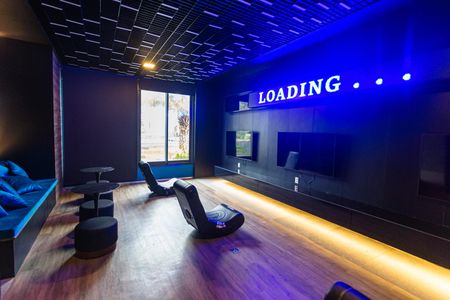 Apartamento para alugar com 70m², 2 quartos e 2 vagas Apartamento para alugar com 70m², 2 quartos e 2 vagasÁrea comum - Sala de Vídeo Game