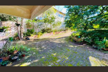 Casa de condomínio para alugar com 750m², 5 quartos e 4 vagas Casa de condomínio para alugar com 750m², 5 quartos e 4 vagasQuintal