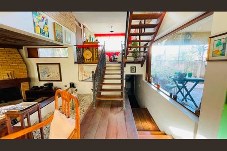 Casa de condomínio para alugar com 750m², 5 quartos e 4 vagas Casa de condomínio para alugar com 750m², 5 quartos e 4 vagasSala