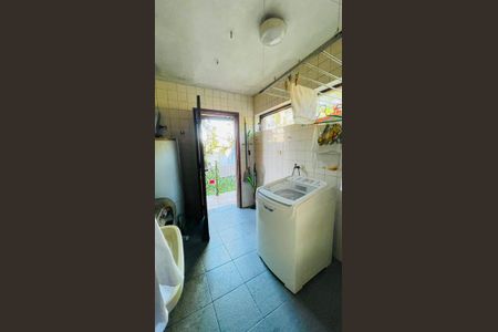 Casa de condomínio para alugar com 750m², 5 quartos e 4 vagas Casa de condomínio para alugar com 750m², 5 quartos e 4 vagasLavanderia