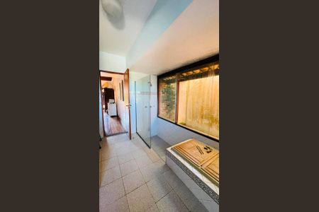 Casa de condomínio para alugar com 750m², 5 quartos e 4 vagas Casa de condomínio para alugar com 750m², 5 quartos e 4 vagasBanheiro