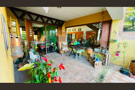 Casa de condomínio para alugar com 750m², 5 quartos e 4 vagas Casa de condomínio para alugar com 750m², 5 quartos e 4 vagasQuintal