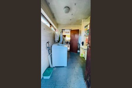 Casa de condomínio para alugar com 750m², 5 quartos e 4 vagas Casa de condomínio para alugar com 750m², 5 quartos e 4 vagasLavanderia