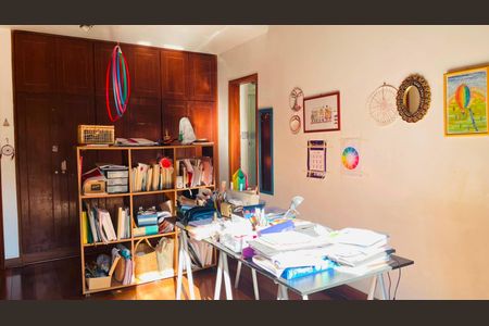 Casa de condomínio para alugar com 750m², 5 quartos e 4 vagas Casa de condomínio para alugar com 750m², 5 quartos e 4 vagasQuarto/ Escritorio