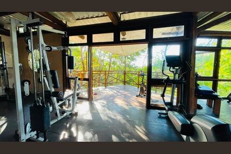 Casa de condomínio para alugar com 750m², 5 quartos e 4 vagas Casa de condomínio para alugar com 750m², 5 quartos e 4 vagasAcademia