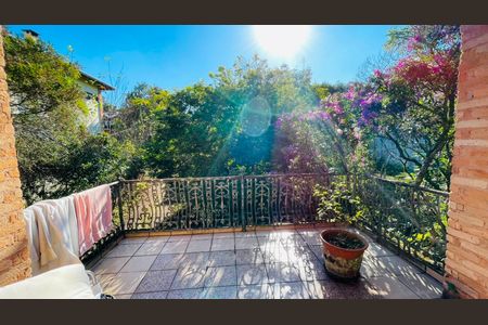 Casa de condomínio para alugar com 750m², 5 quartos e 4 vagas Casa de condomínio para alugar com 750m², 5 quartos e 4 vagasVaranda