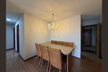 Apartamento para alugar com 86m², 3 quartos e 1 vaga Apartamento para alugar com 86m², 3 quartos e 1 vagaSala