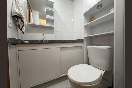 Apartamento para alugar com 86m², 3 quartos e 1 vaga Apartamento para alugar com 86m², 3 quartos e 1 vagaBanheiro social