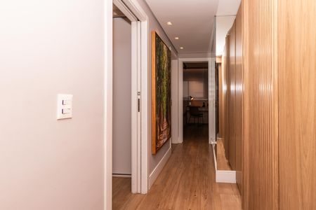 Apartamento à venda com 136m², 3 quartos e 2 vagas Apartamento à venda com 136m², 3 quartos e 2 vagasCorredor