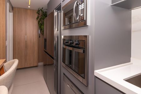 Apartamento à venda com 136m², 3 quartos e 2 vagas Apartamento à venda com 136m², 3 quartos e 2 vagasCozinha