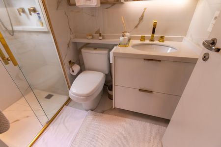 Apartamento à venda com 136m², 3 quartos e 2 vagas Apartamento à venda com 136m², 3 quartos e 2 vagasBanheiro da Suíte 1