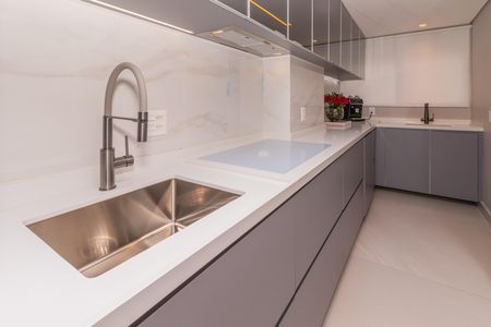 Apartamento à venda com 136m², 3 quartos e 2 vagas Apartamento à venda com 136m², 3 quartos e 2 vagasCozinha