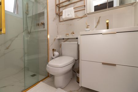 Apartamento à venda com 136m², 3 quartos e 2 vagas Apartamento à venda com 136m², 3 quartos e 2 vagasBanheiro da Suíte 1