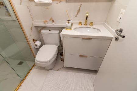 Apartamento à venda com 136m², 3 quartos e 2 vagas Apartamento à venda com 136m², 3 quartos e 2 vagasBanheiro da Suíte 1