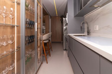 Apartamento à venda com 136m², 3 quartos e 2 vagas Apartamento à venda com 136m², 3 quartos e 2 vagasCozinha